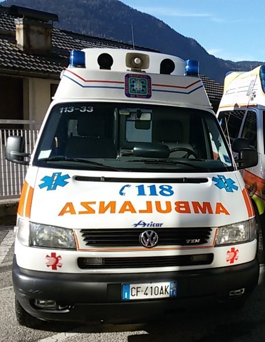 ambulanza 113-33 prevalentemente utilizzata nei trasporti e nei servizi gara e manifestazioni